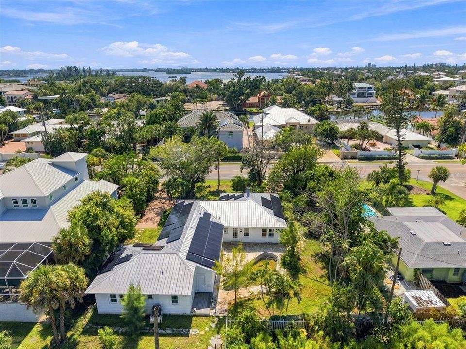 En Venta: $849,900 (0.30 acres)