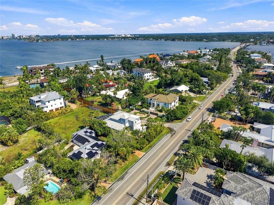 En Venta: $849,900 (0.30 acres)