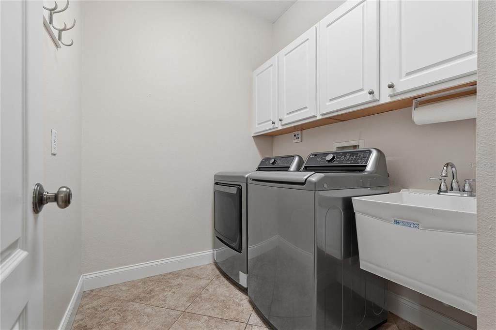 For Sale: $499,000 (3 beds, 2 baths, 2245 Square Feet)