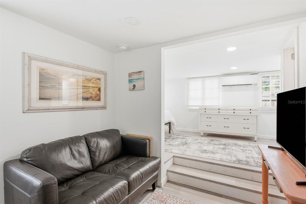 В аренду: $1,695 (1 спален, 1 ванн, 425 Квадратных фут)