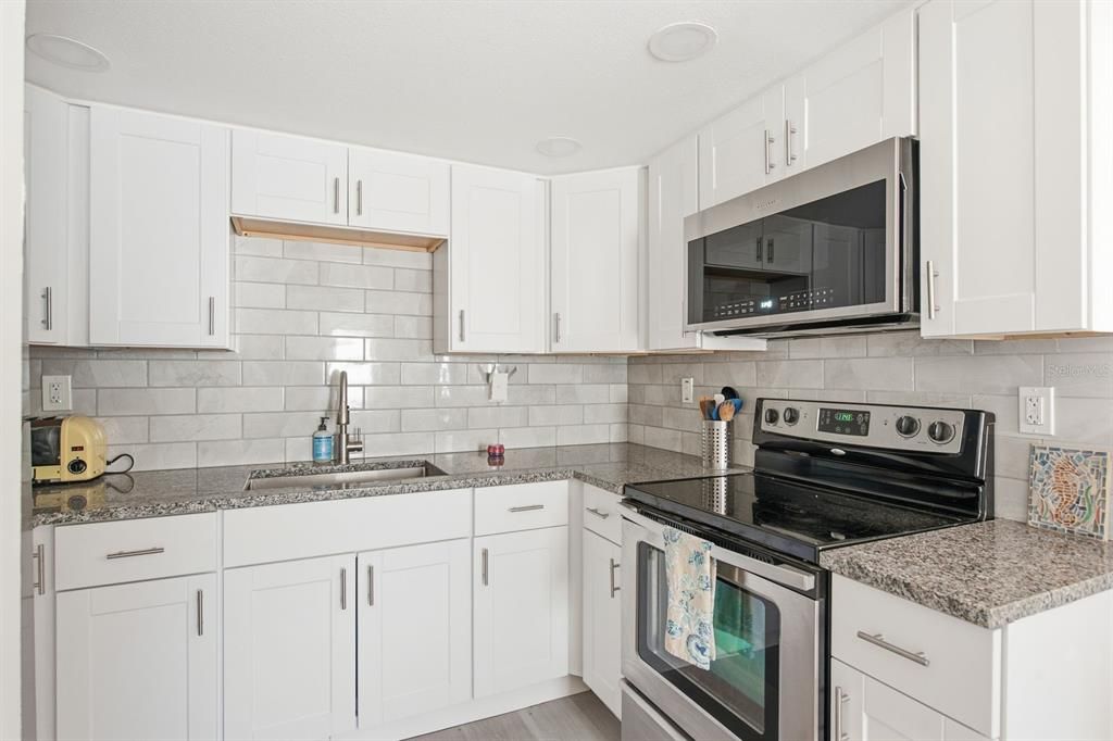 В аренду: $1,695 (1 спален, 1 ванн, 425 Квадратных фут)