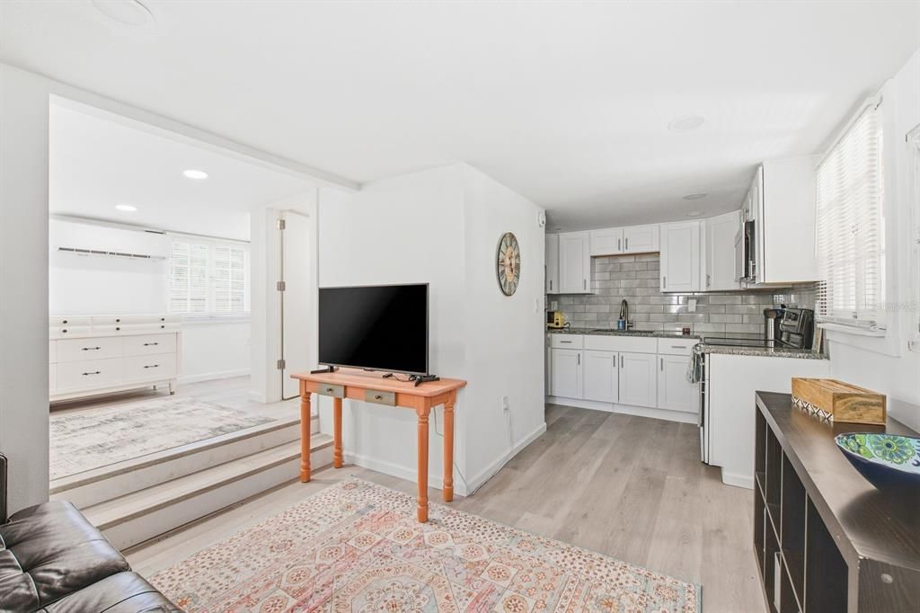В аренду: $1,695 (1 спален, 1 ванн, 425 Квадратных фут)
