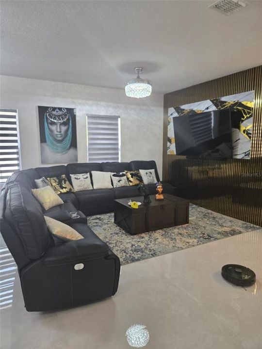 For Sale: $490,000 (4 beds, 3 baths, 1970 Square Feet)