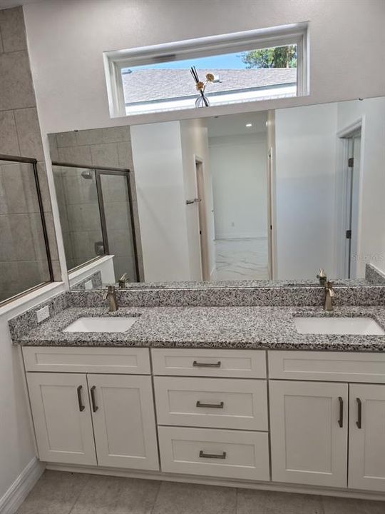 For Sale: $490,000 (4 beds, 3 baths, 1970 Square Feet)