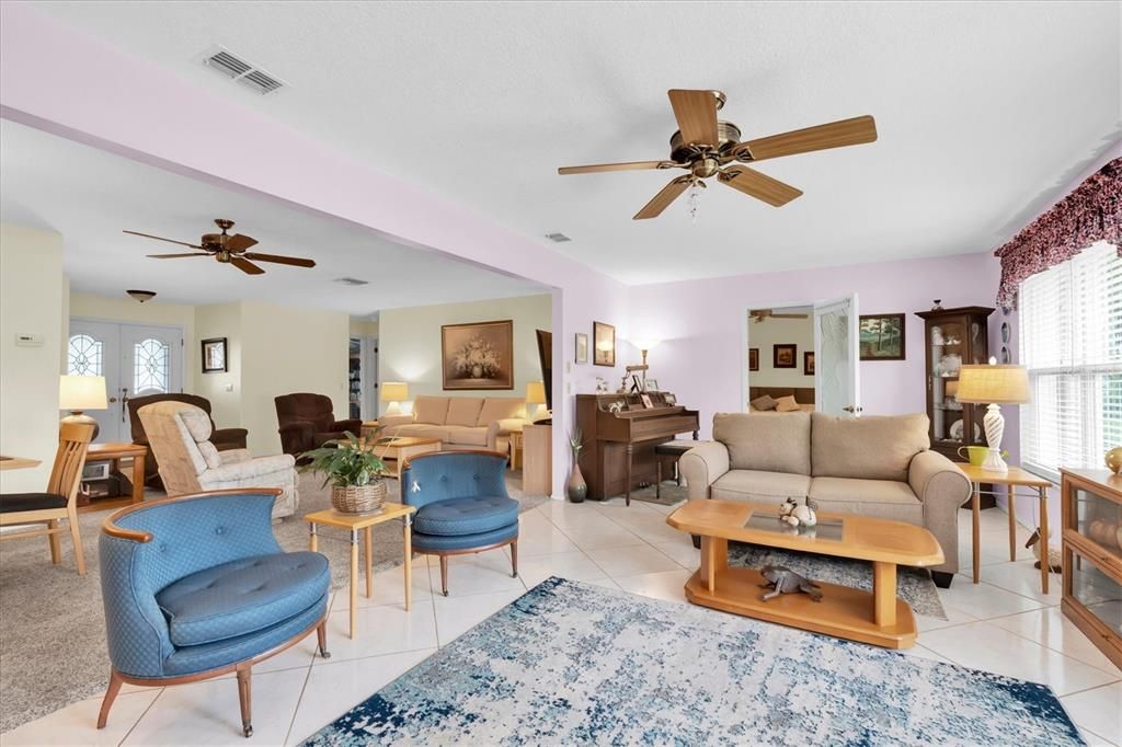 For Sale: $225,000 (2 beds, 2 baths, 1646 Square Feet)