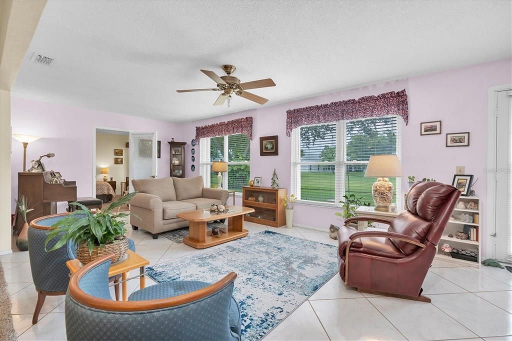 For Sale: $225,000 (2 beds, 2 baths, 1646 Square Feet)