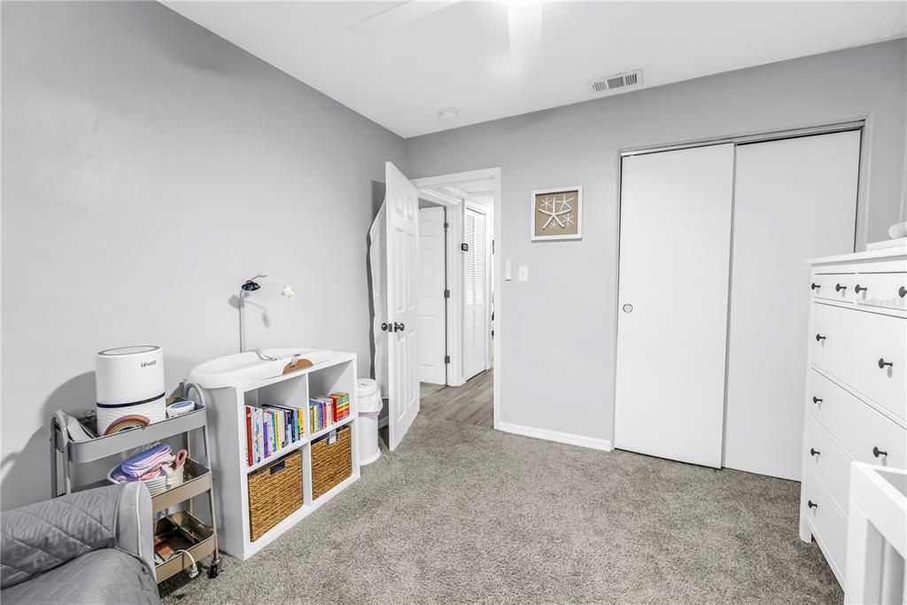 Activo con contrato: $535,000 (4 camas, 2 baños, 1587 Pies cuadrados)