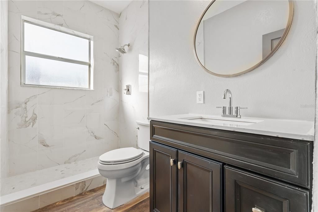 For Rent: $1,600 (2 beds, 1 baths, 1200 Square Feet)