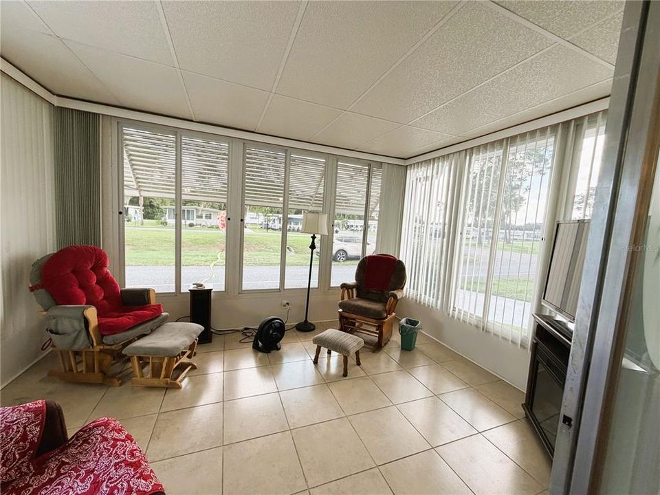 For Sale: $95,000 (2 beds, 2 baths, 1056 Square Feet)