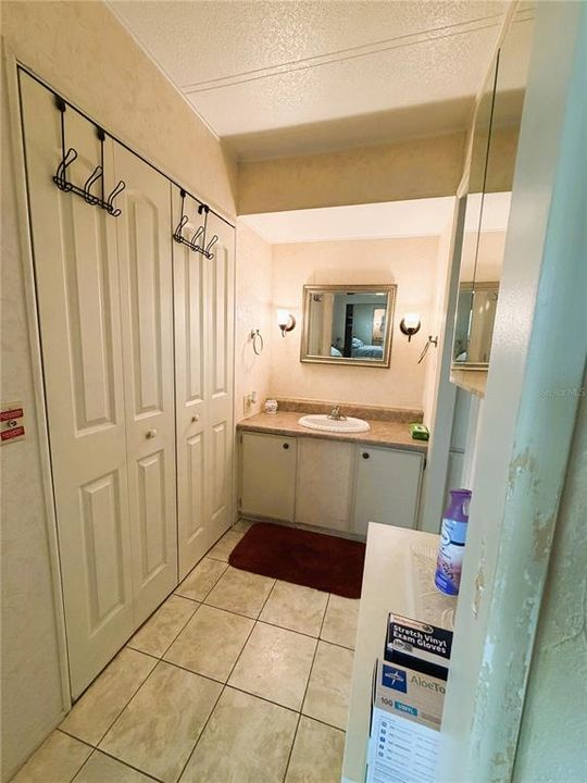 For Sale: $95,000 (2 beds, 2 baths, 1056 Square Feet)