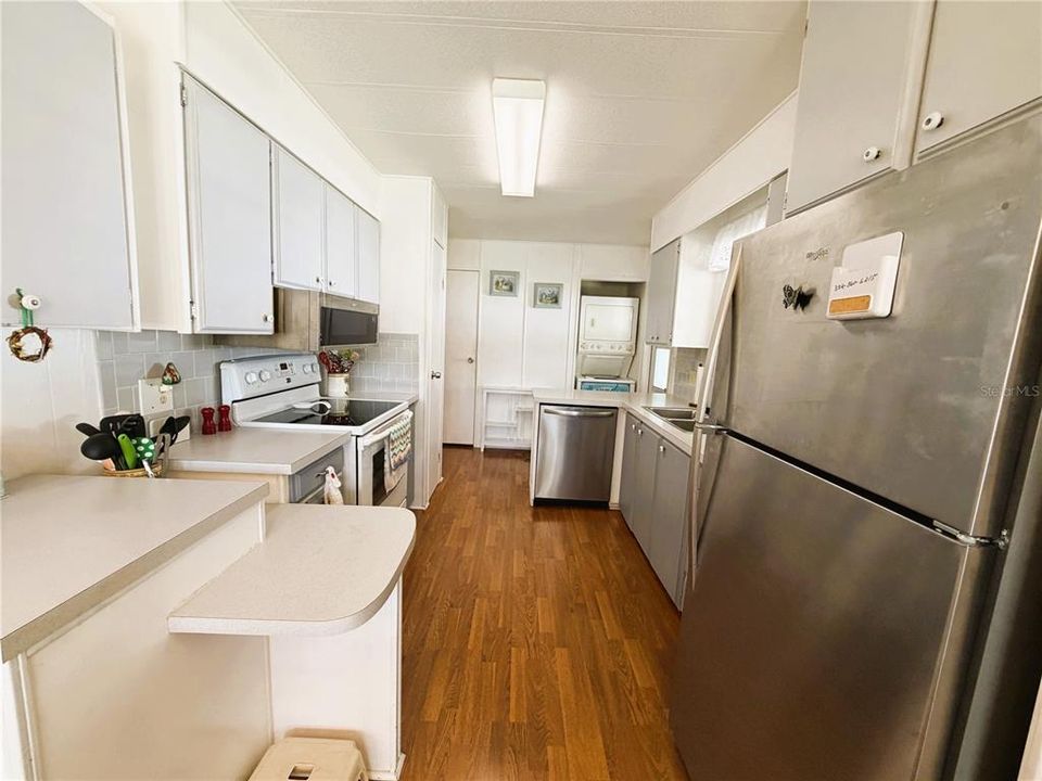 For Sale: $95,000 (2 beds, 2 baths, 1056 Square Feet)