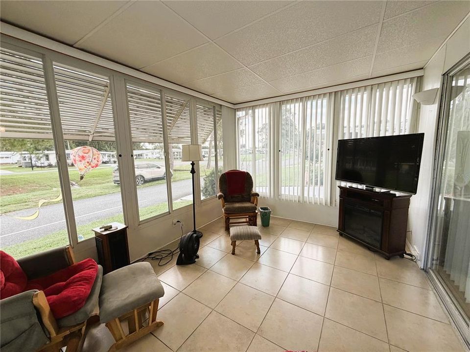 For Sale: $95,000 (2 beds, 2 baths, 1056 Square Feet)