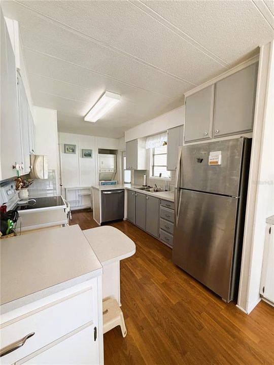 For Sale: $95,000 (2 beds, 2 baths, 1056 Square Feet)