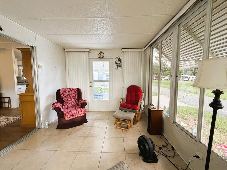 For Sale: $95,000 (2 beds, 2 baths, 1056 Square Feet)