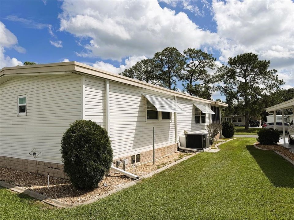For Sale: $95,000 (2 beds, 2 baths, 1056 Square Feet)
