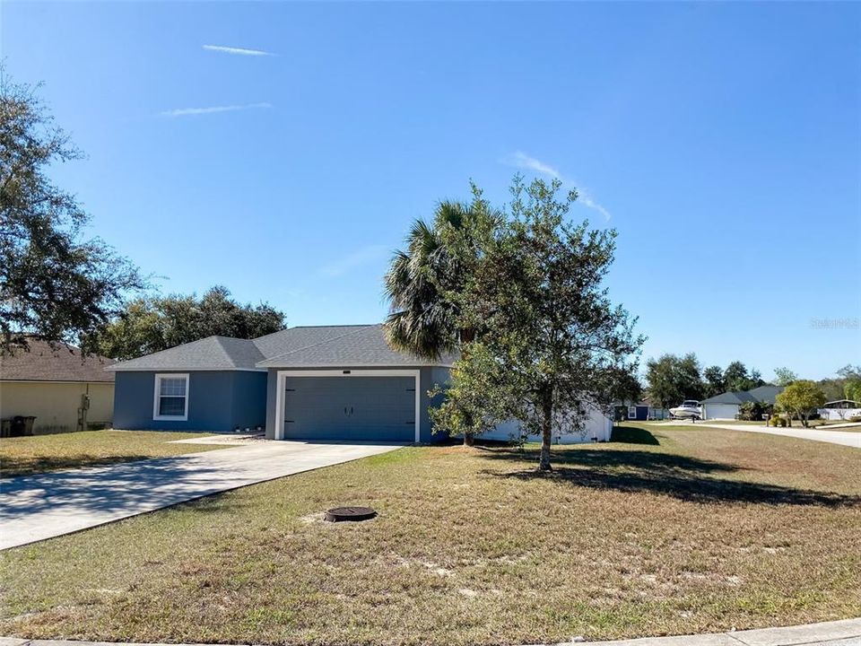 For Rent: $2,250 (4 beds, 2 baths, 1422 Square Feet)