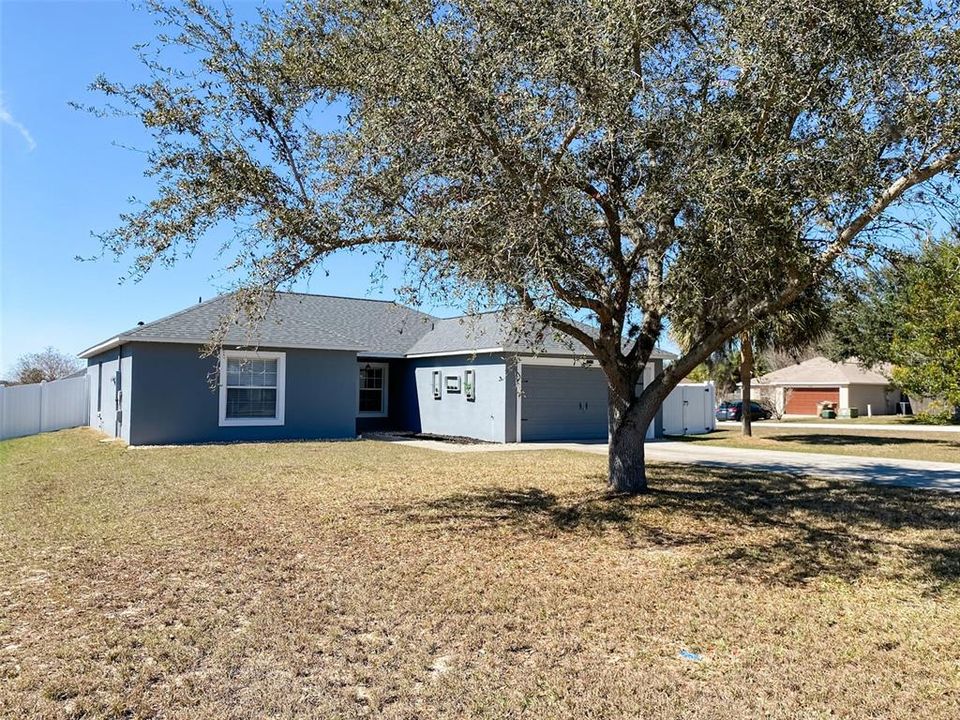For Rent: $2,250 (4 beds, 2 baths, 1422 Square Feet)