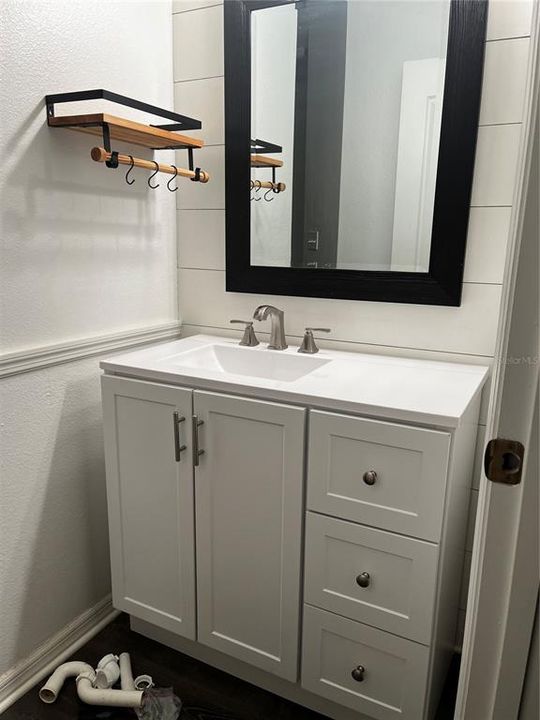 For Rent: $2,250 (4 beds, 2 baths, 1422 Square Feet)