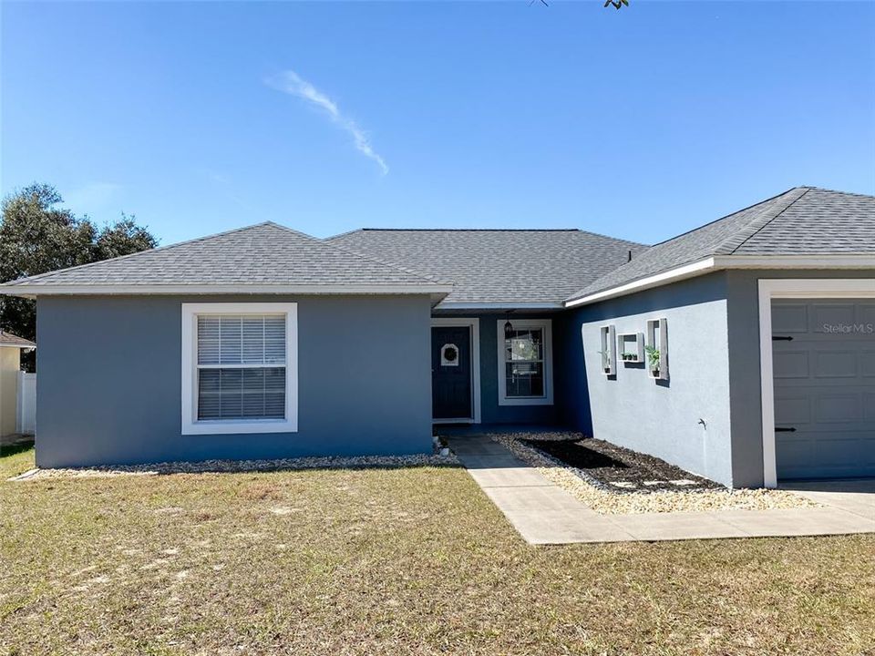 For Rent: $2,250 (4 beds, 2 baths, 1422 Square Feet)
