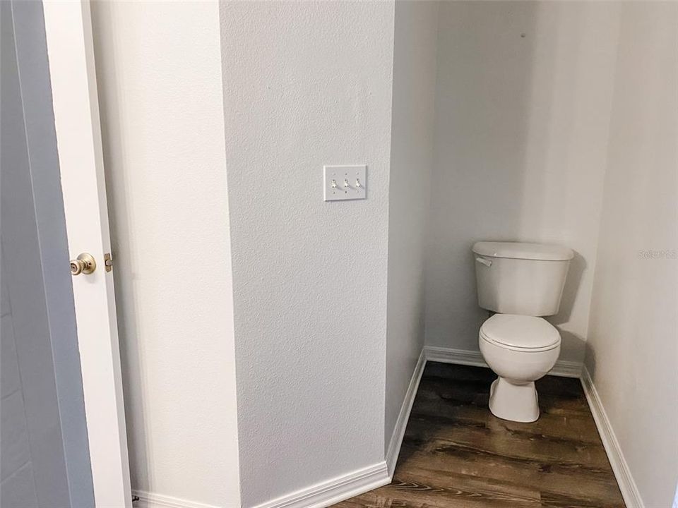 For Rent: $2,250 (4 beds, 2 baths, 1422 Square Feet)