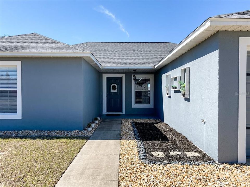 For Rent: $2,250 (4 beds, 2 baths, 1422 Square Feet)