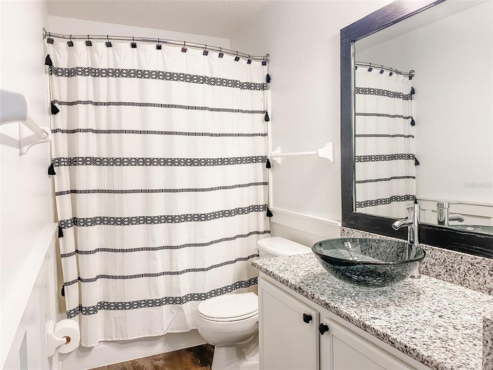 For Rent: $2,250 (4 beds, 2 baths, 1422 Square Feet)