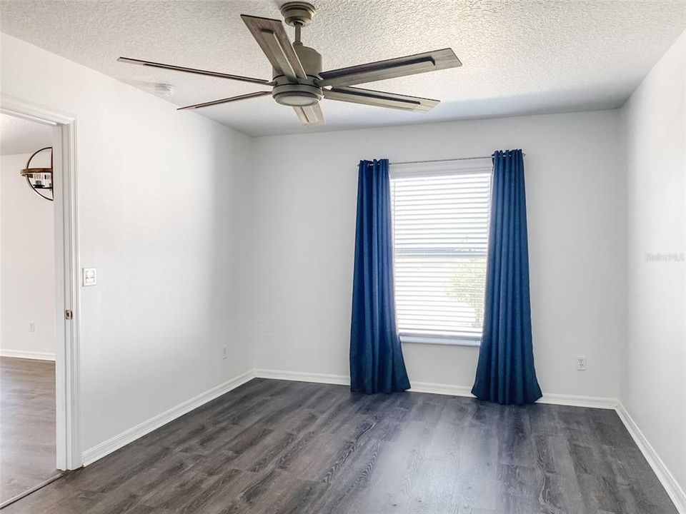 For Rent: $2,250 (4 beds, 2 baths, 1422 Square Feet)