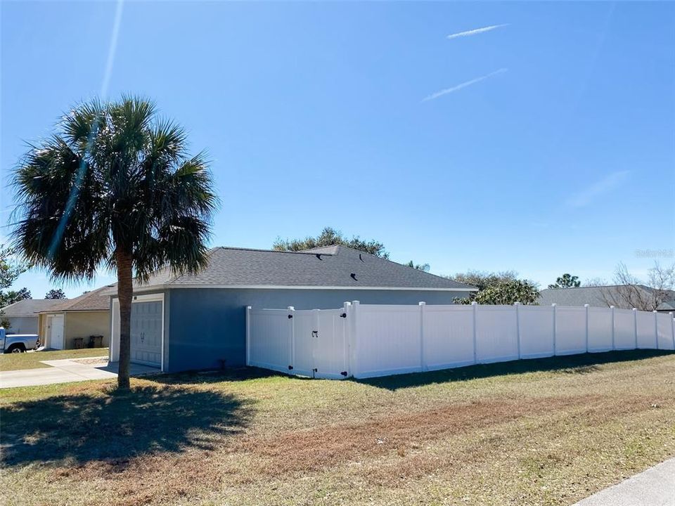 For Rent: $2,250 (4 beds, 2 baths, 1422 Square Feet)