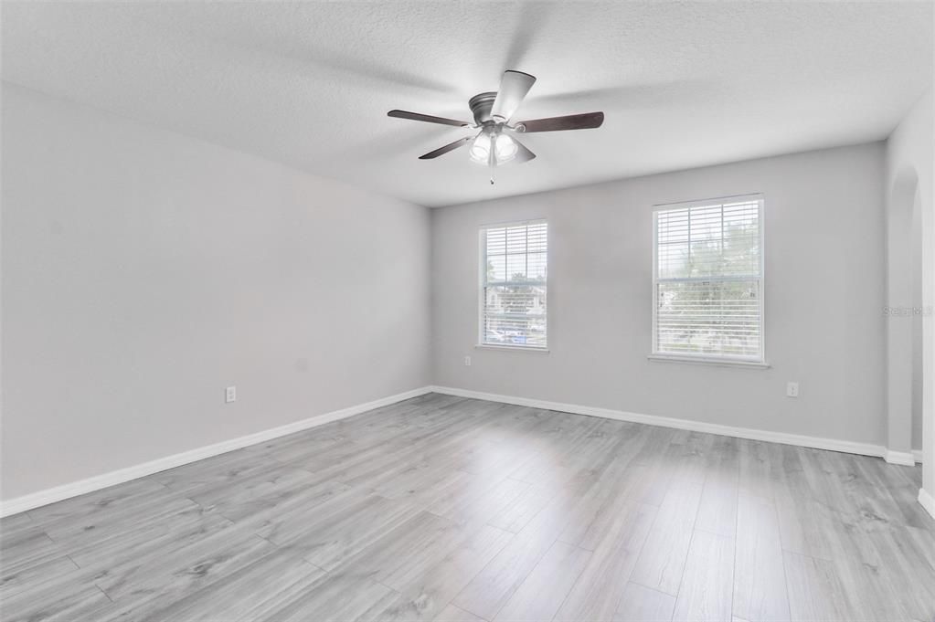 В аренду: $1,950 (3 спален, 2 ванн, 1449 Квадратных фут)