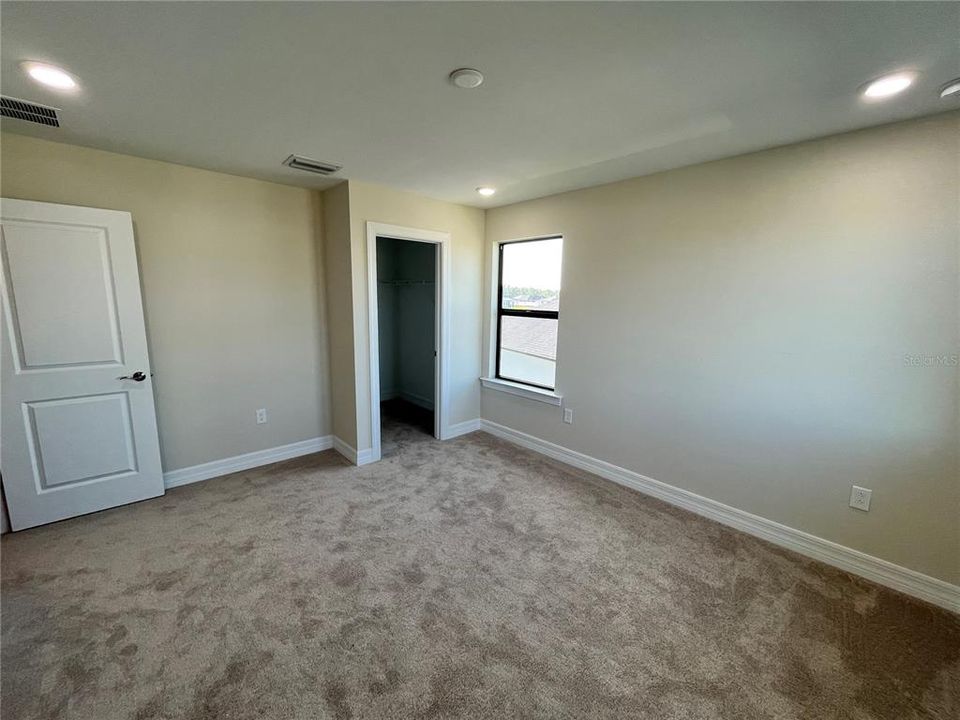 В аренду: $3,900 (5 спален, 4 ванн, 3652 Квадратных фут)