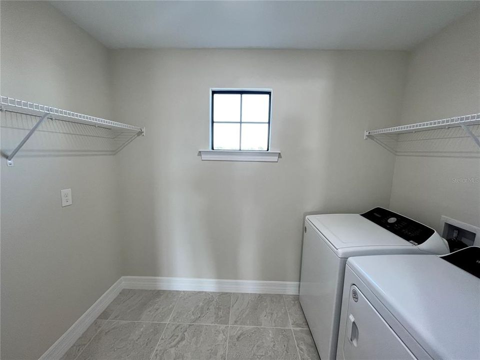В аренду: $3,900 (5 спален, 4 ванн, 3652 Квадратных фут)