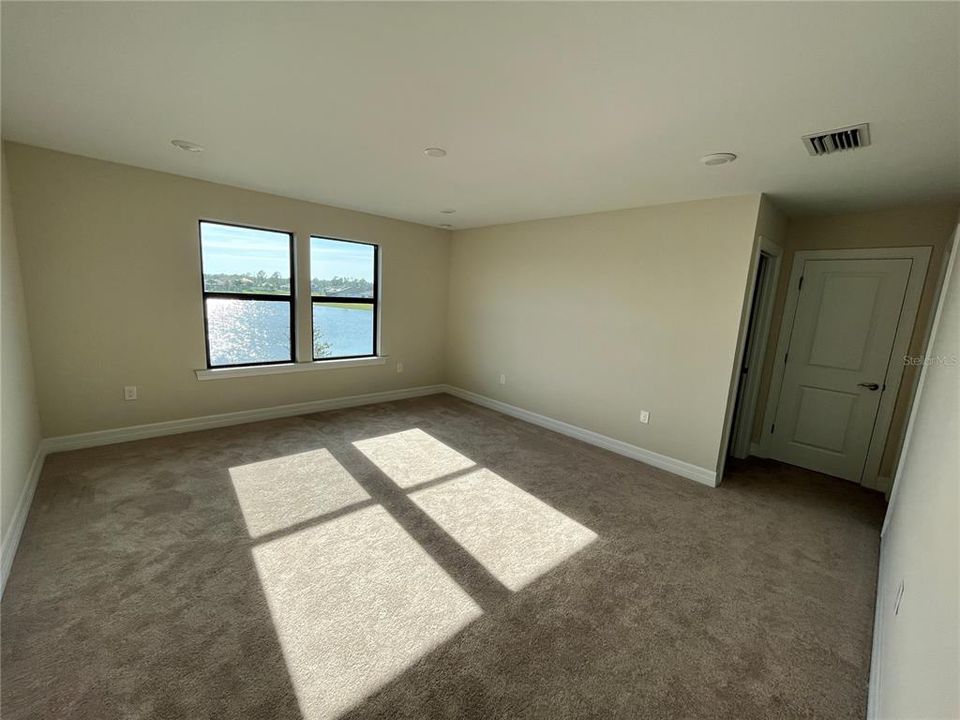 В аренду: $3,900 (5 спален, 4 ванн, 3652 Квадратных фут)