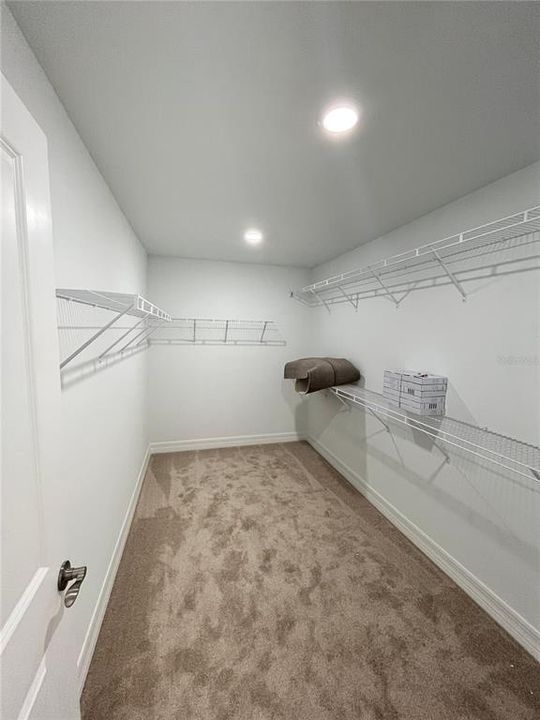В аренду: $3,900 (5 спален, 4 ванн, 3652 Квадратных фут)