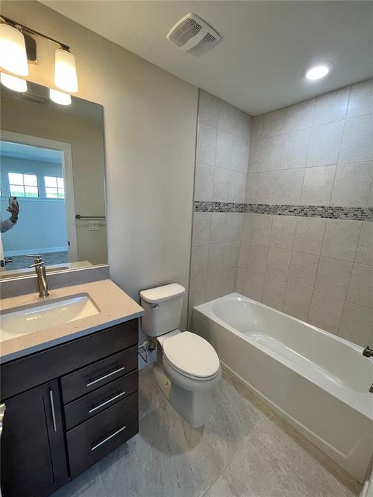 В аренду: $3,900 (5 спален, 4 ванн, 3652 Квадратных фут)