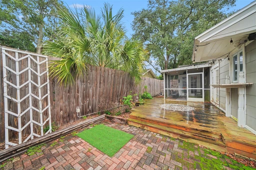 For Sale: $460,000 (3 beds, 2 baths, 1072 Square Feet)