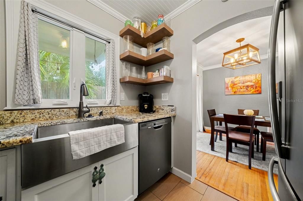 For Sale: $460,000 (3 beds, 2 baths, 1072 Square Feet)