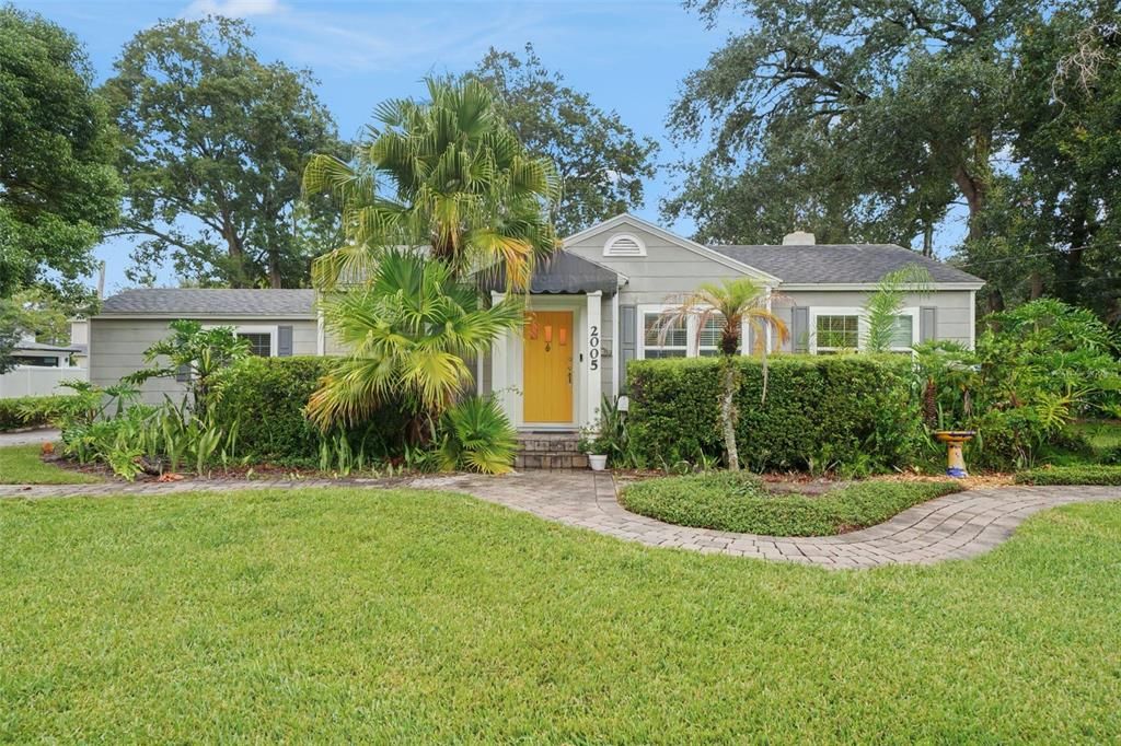 For Sale: $460,000 (3 beds, 2 baths, 1072 Square Feet)