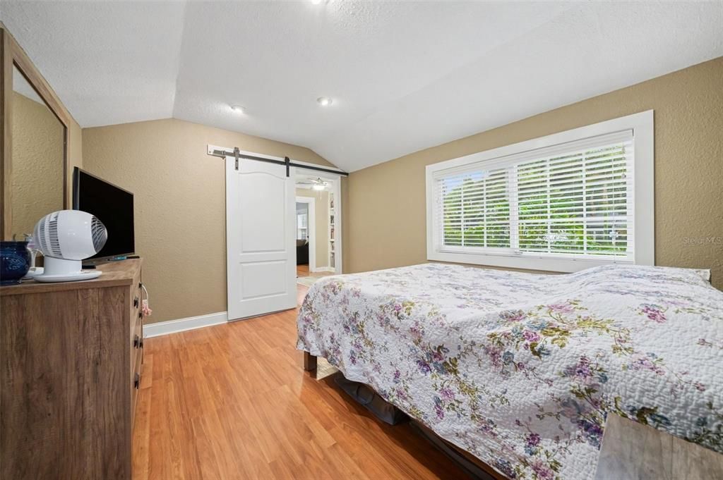 For Sale: $460,000 (3 beds, 2 baths, 1072 Square Feet)