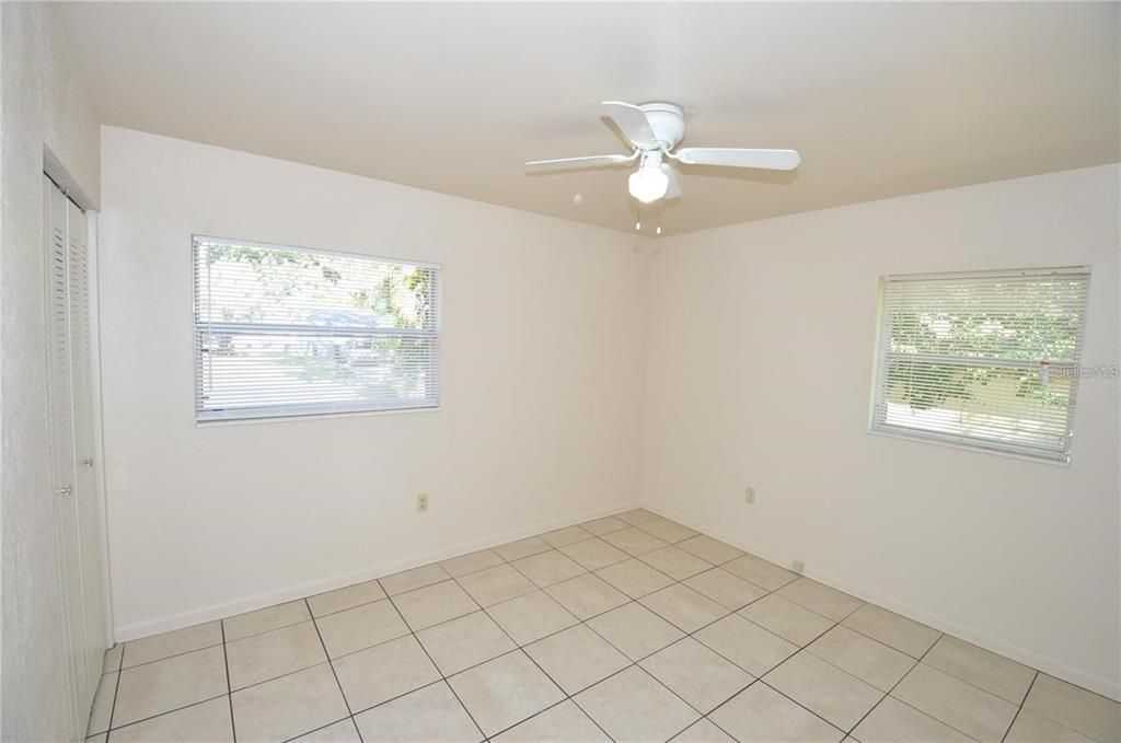 For Rent: $1,595 (3 beds, 1 baths, 888 Square Feet)