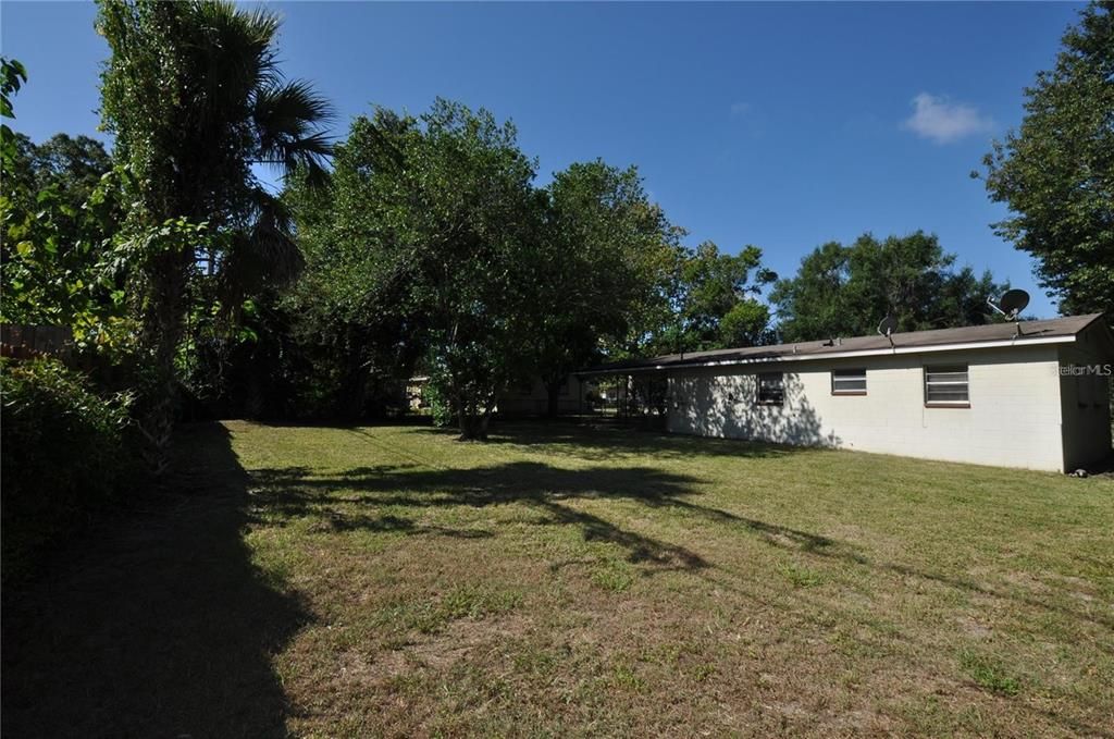 For Rent: $1,595 (3 beds, 1 baths, 888 Square Feet)