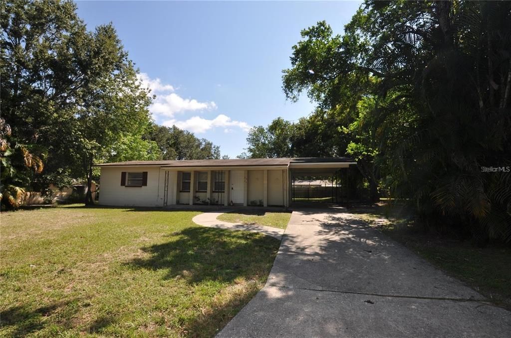 For Rent: $1,595 (3 beds, 1 baths, 888 Square Feet)