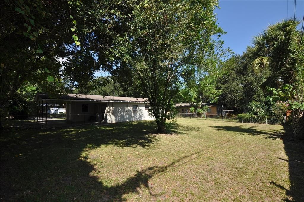 For Rent: $1,595 (3 beds, 1 baths, 888 Square Feet)