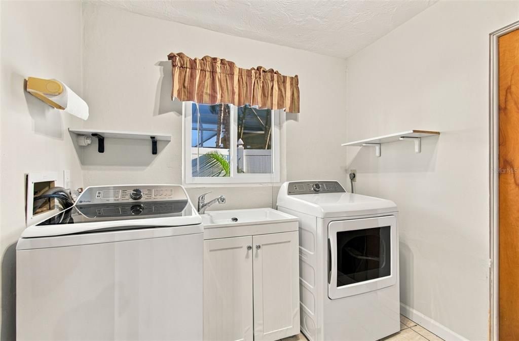 На продажу: $1,675,000 (3 спален, 2 ванн, 2846 Квадратных фут)