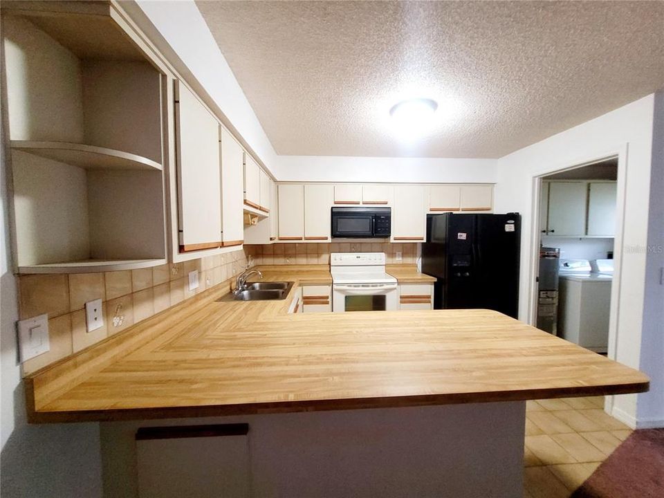 For Sale: $149,000 (2 beds, 2 baths, 1116 Square Feet)