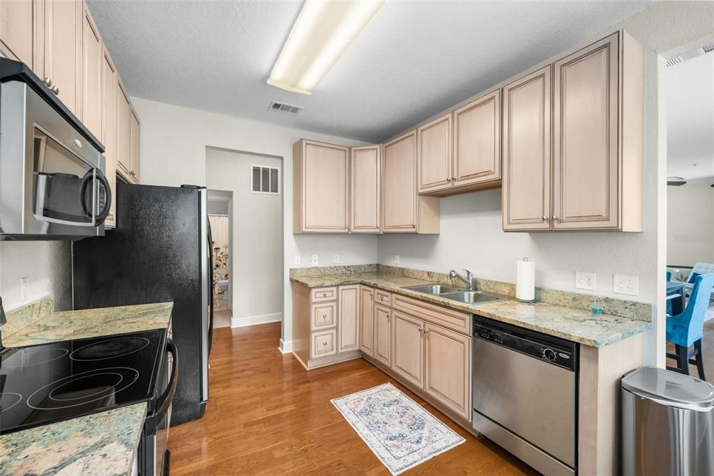 For Sale: $270,000 (3 beds, 2 baths, 1449 Square Feet)