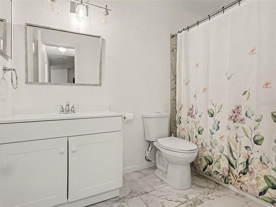 На продажу: $279,900 (3 спален, 2 ванн, 1331 Квадратных фут)