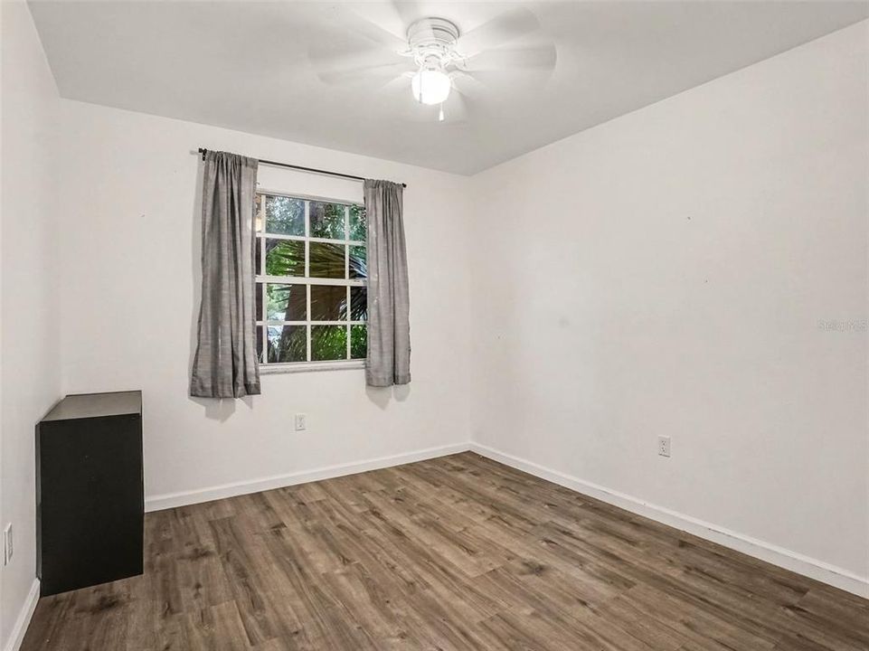 На продажу: $279,900 (3 спален, 2 ванн, 1331 Квадратных фут)