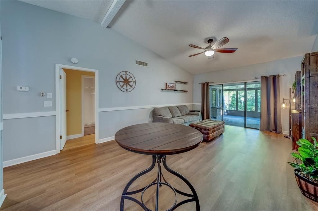 En Venta: $225,000 (2 camas, 2 baños, 1170 Pies cuadrados)