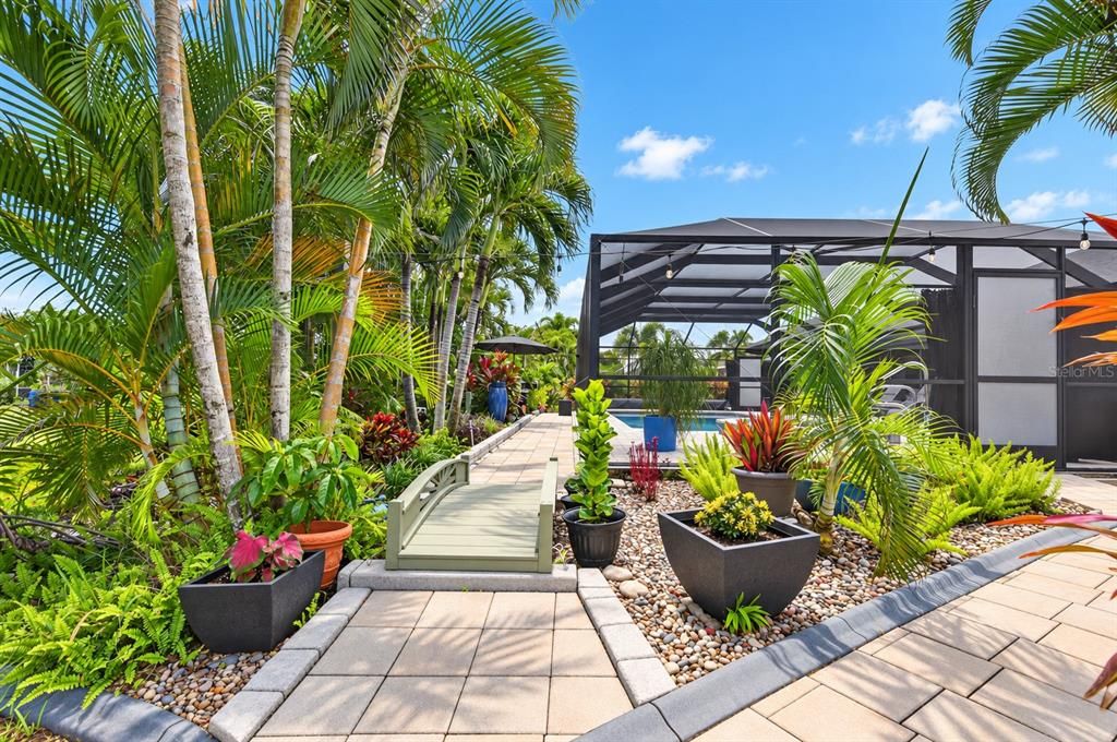 For Sale: $450,000 (3 beds, 2 baths, 1983 Square Feet)