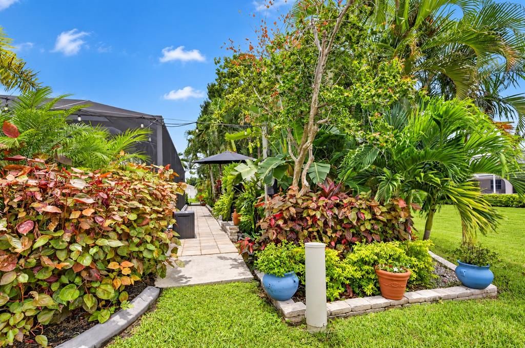 For Sale: $450,000 (3 beds, 2 baths, 1983 Square Feet)